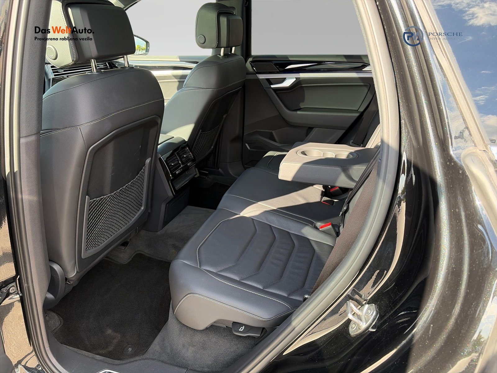 2023 Volkswagen Touareg R-Line — fotografija 10