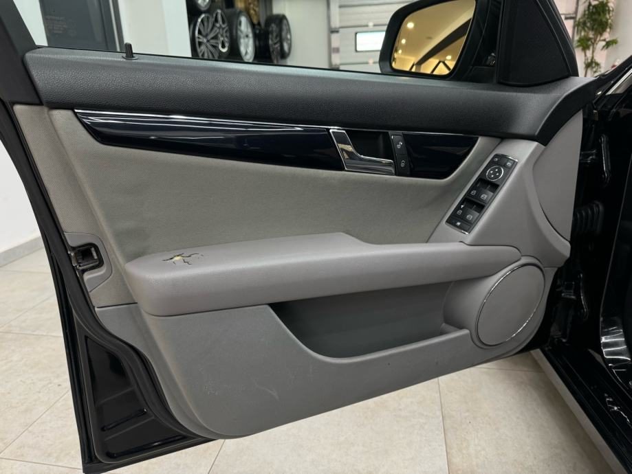 2007 Mercedes-Benz C-klasa — fotografija 5