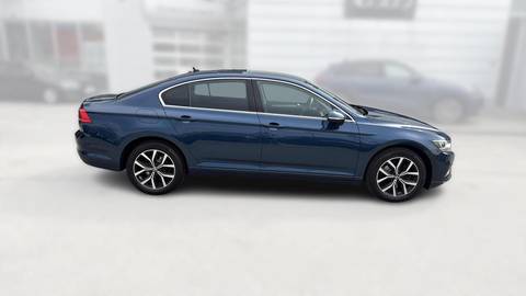 2022 Volkswagen Passat — sličica 8