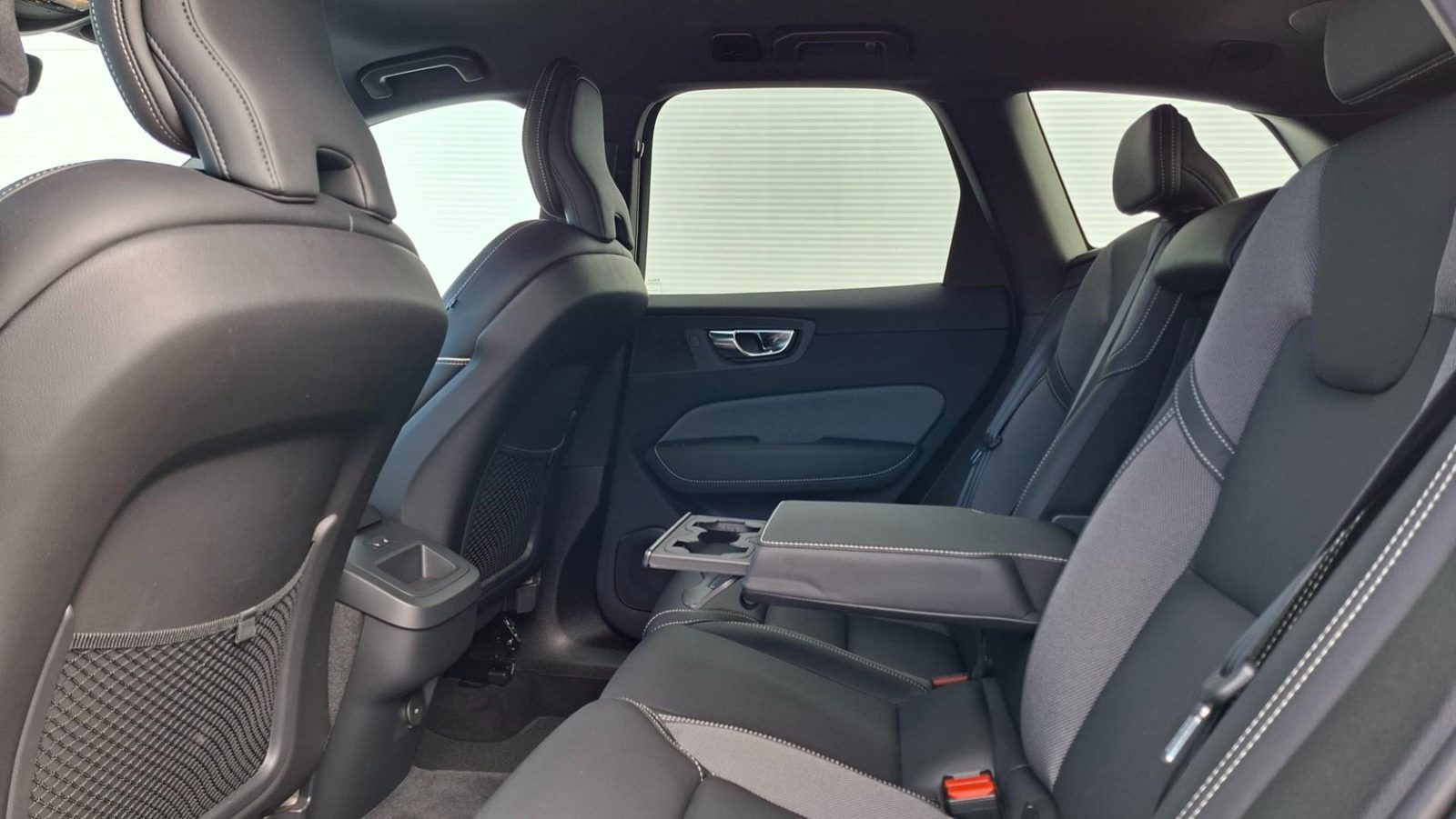 2023 Volvo XC60 — fotografija 8