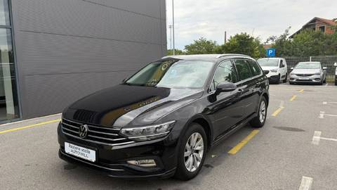 2022 Volkswagen Passat — sličica 3