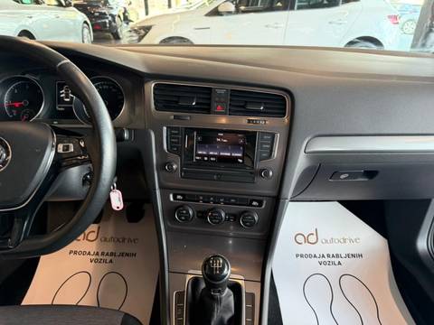2013 Volkswagen Golf — sličica 18