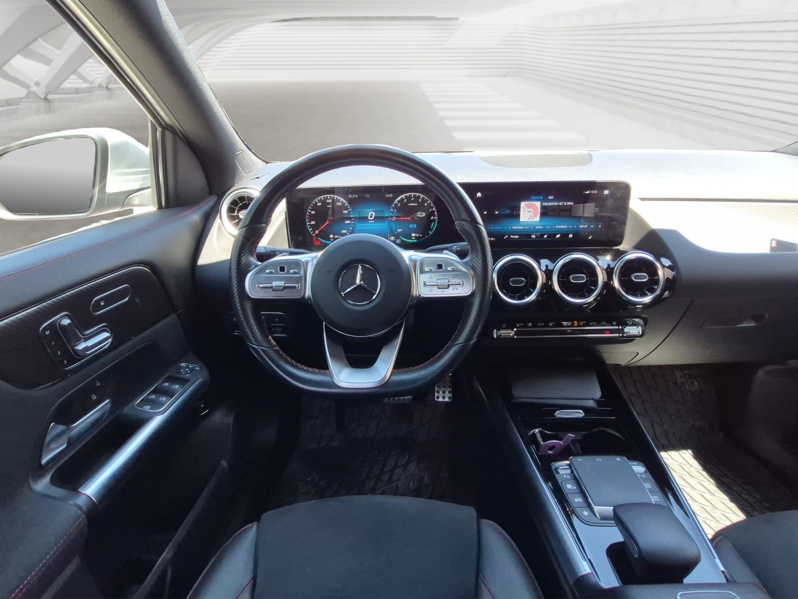 2023 Mercedes-Benz GLA — fotografija 10
