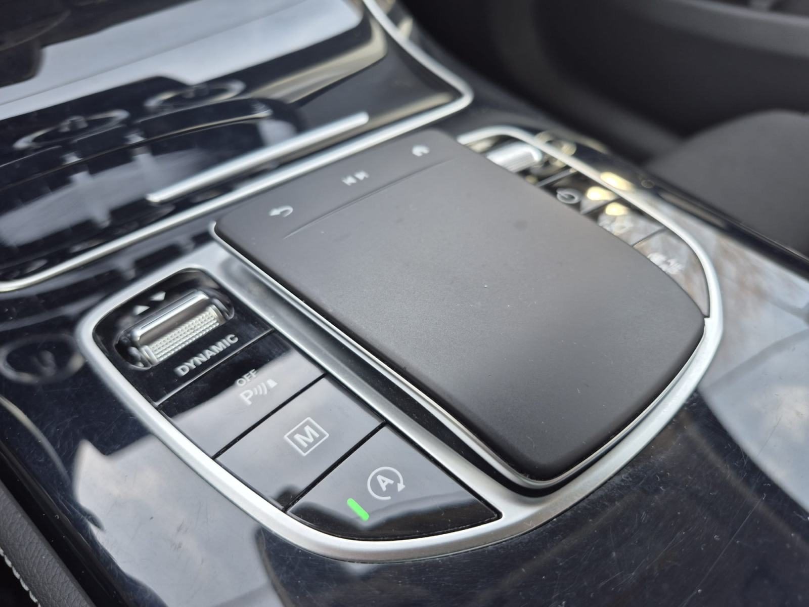 2020 Mercedes-Benz GLC — fotografija 16