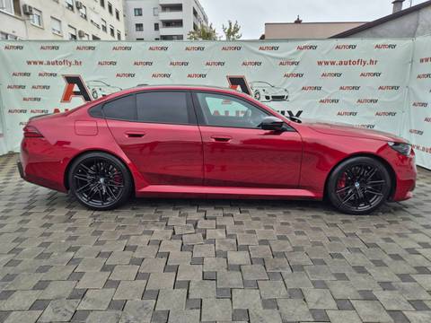 2025 BMW M5 — sličica 5