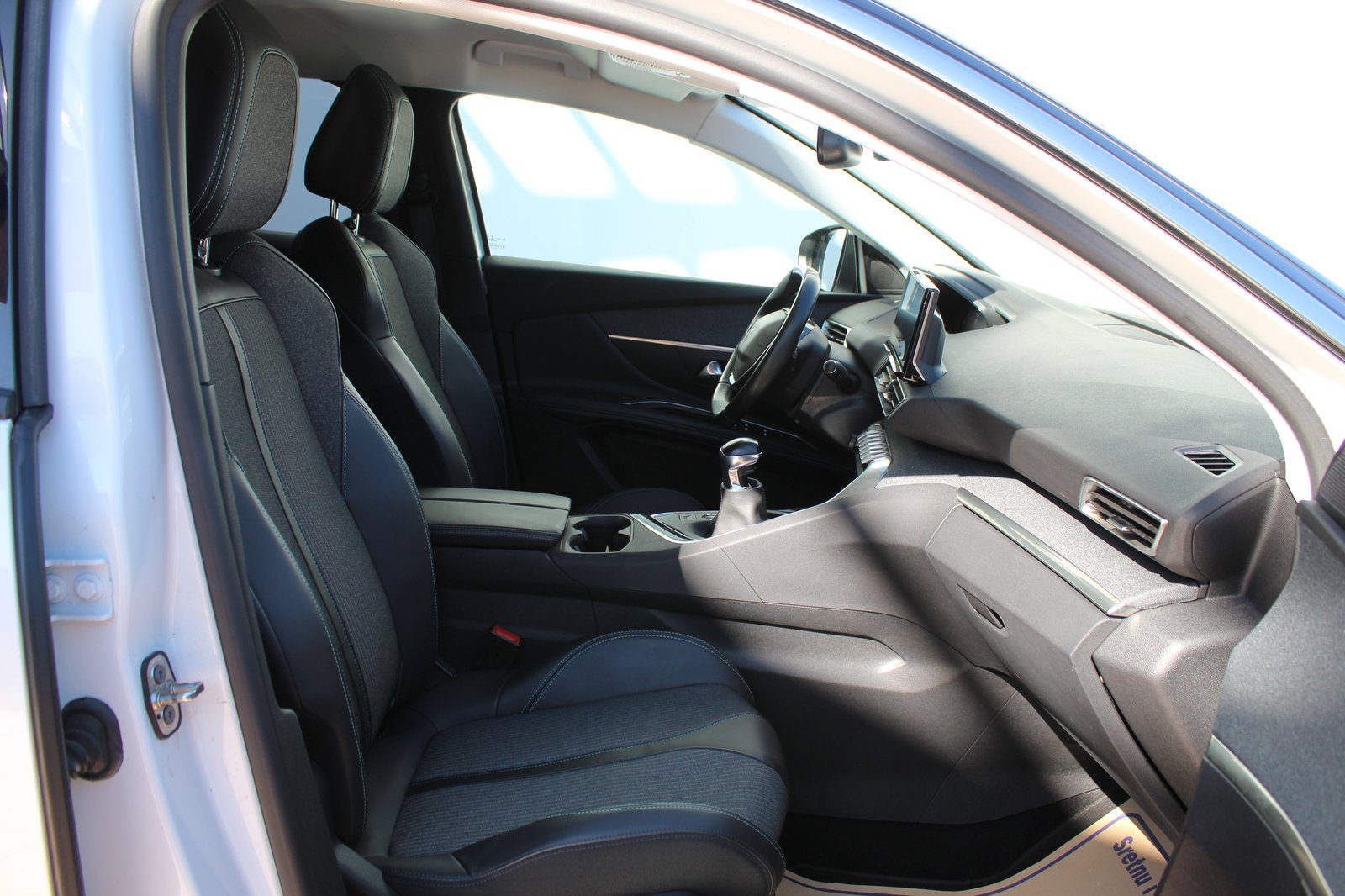 2022 Peugeot 3008 — fotografija 12