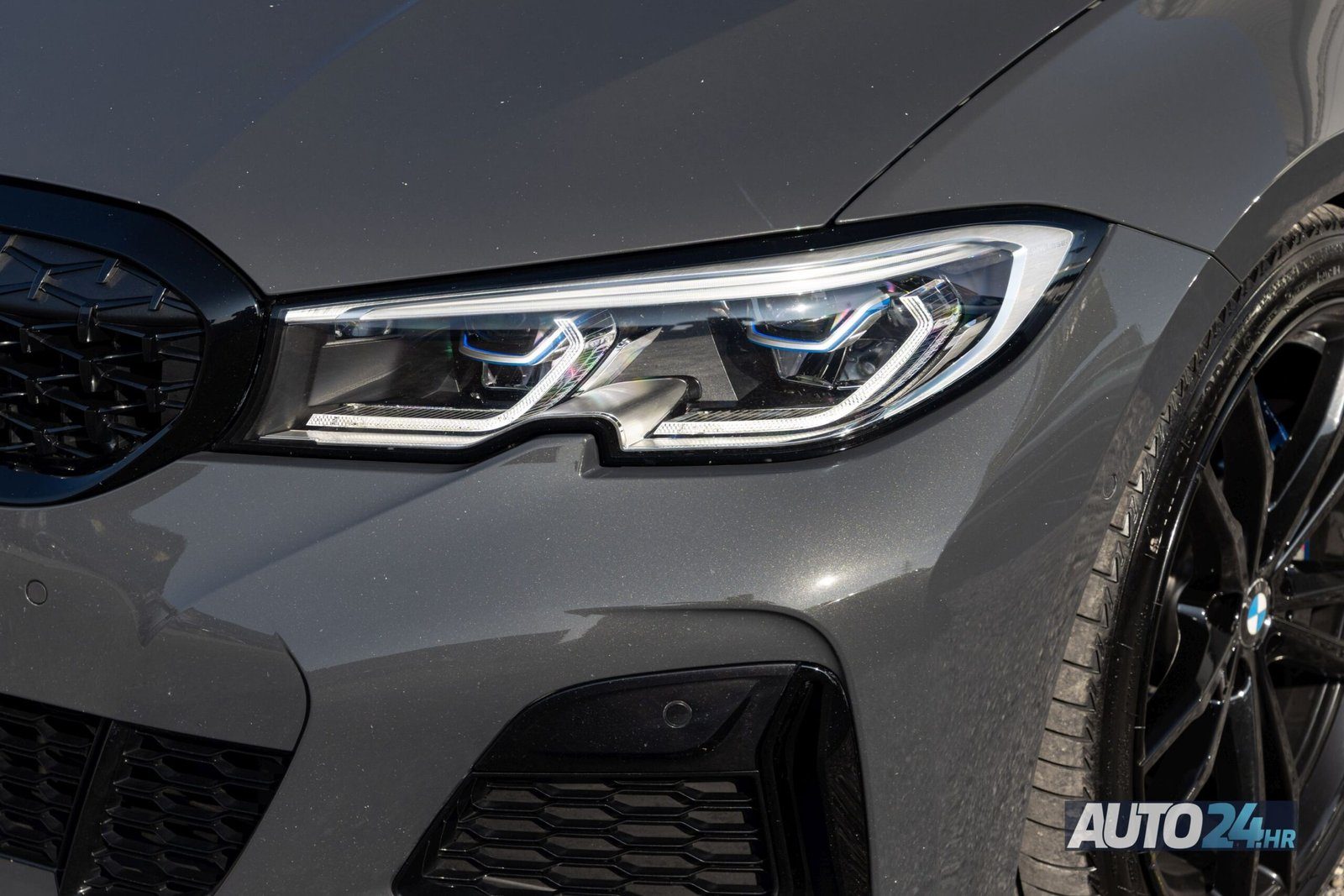 2020 BMW Serija 3 M340i — fotografija 11