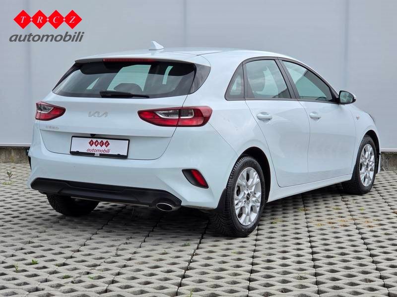 2022 Kia Ceed — fotografija 4