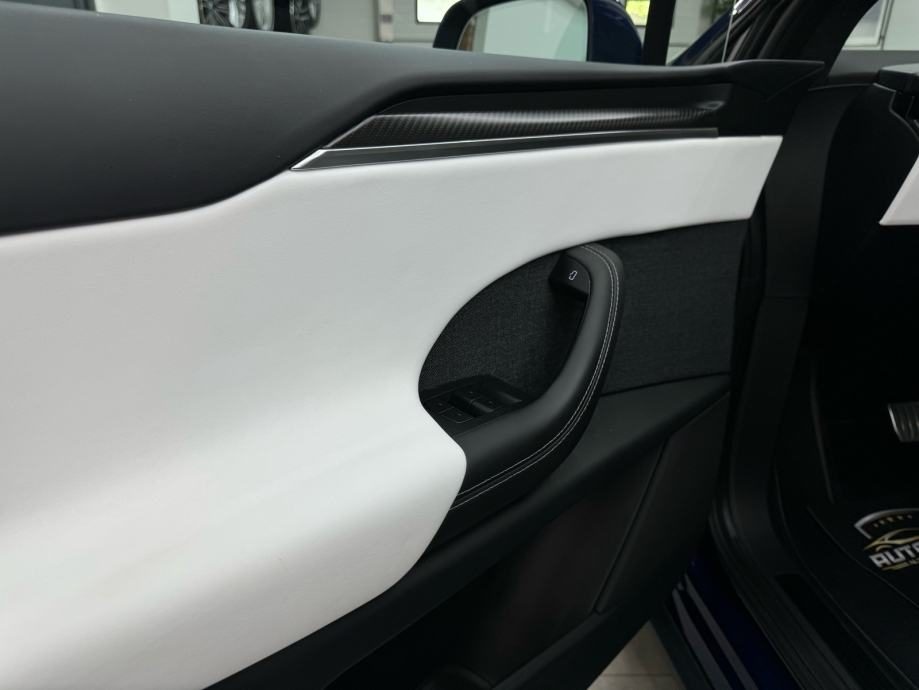 2022 Tesla Model X — fotografija 8
