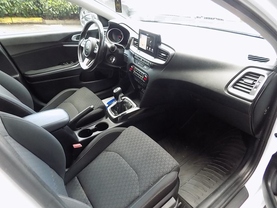 2019 Kia Ceed — fotografija 10