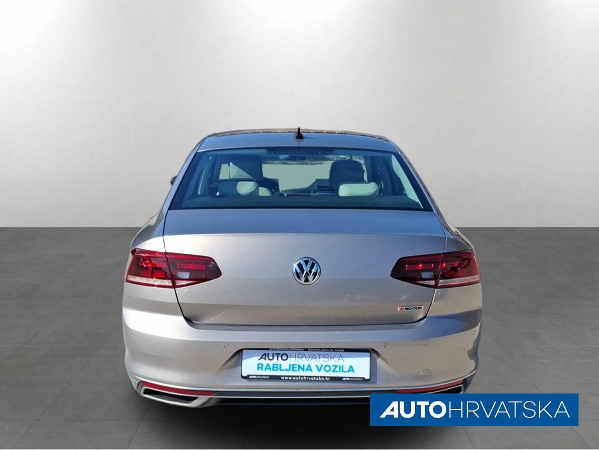 2019 Volkswagen Passat — fotografija 4