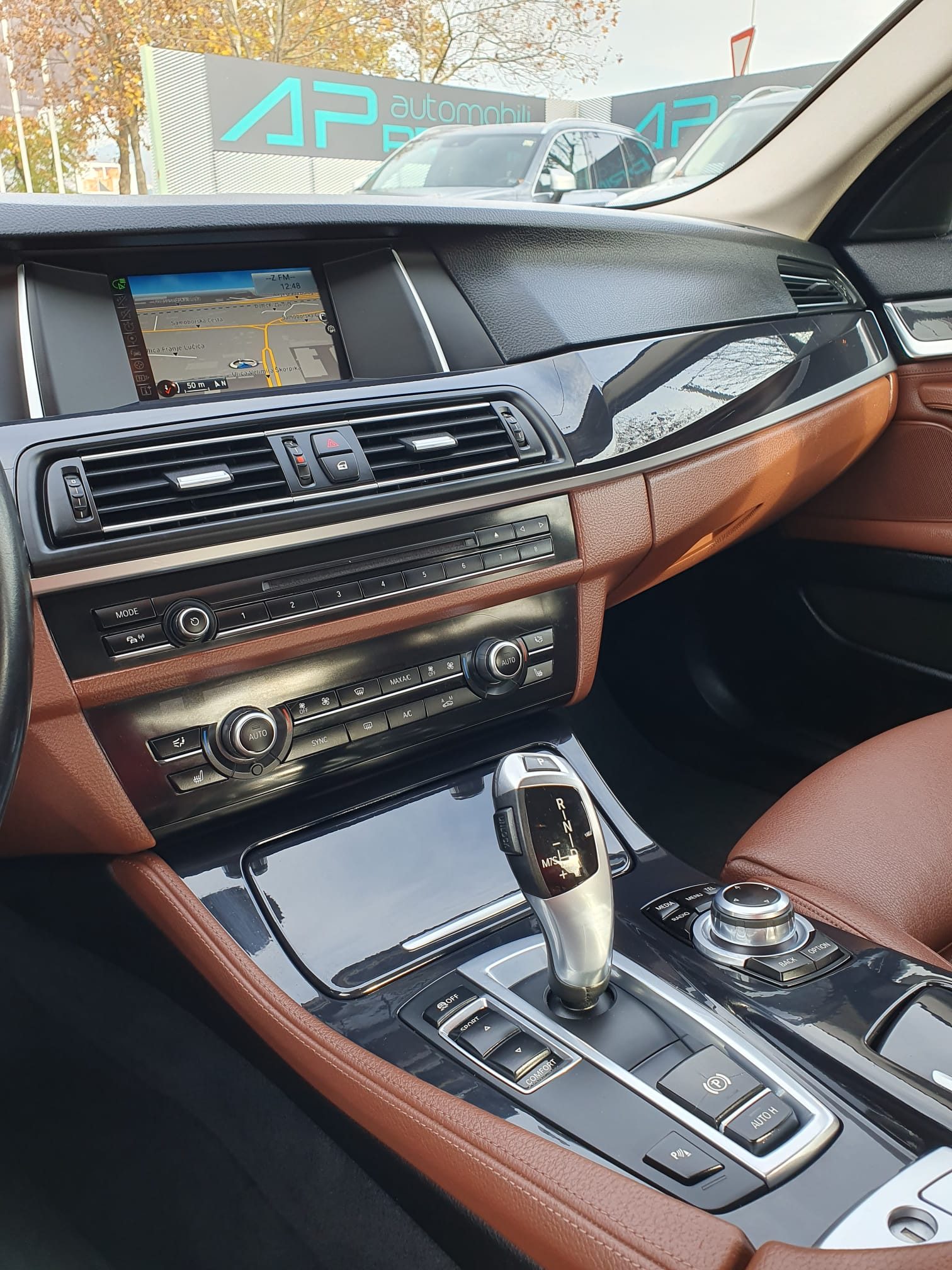 2015 BMW Serija 5 — fotografija 19