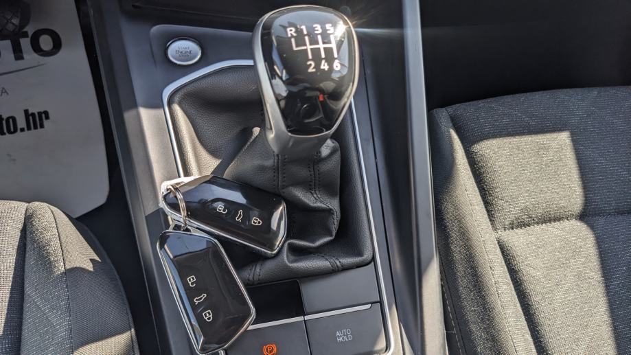 2022 Volkswagen Golf — fotografija 20