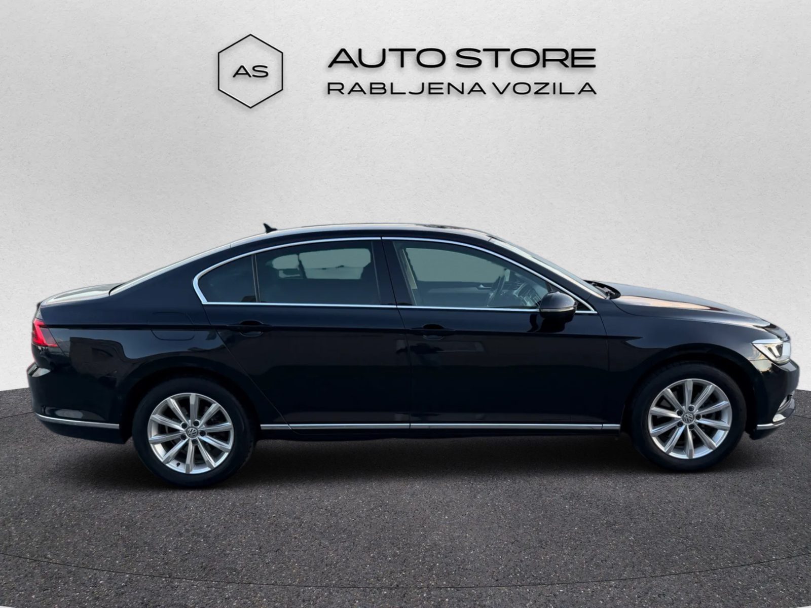 2017 Volkswagen Passat Highline — fotografija 11