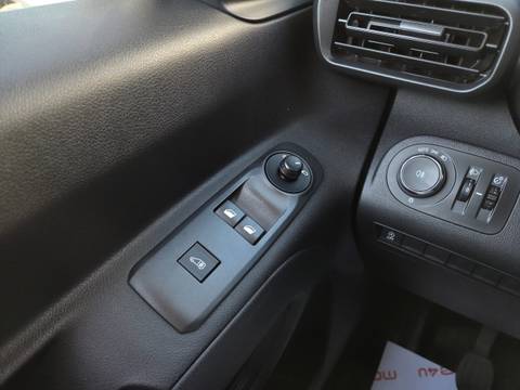 2021 Opel Combo — sličica 12