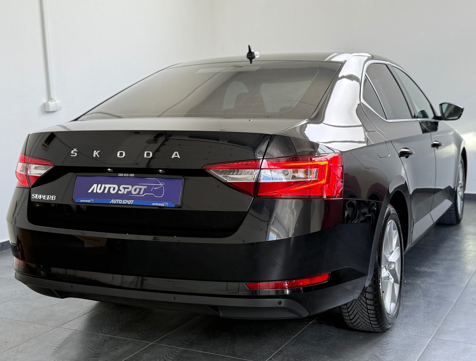 2020 Škoda Superb — fotografija 7