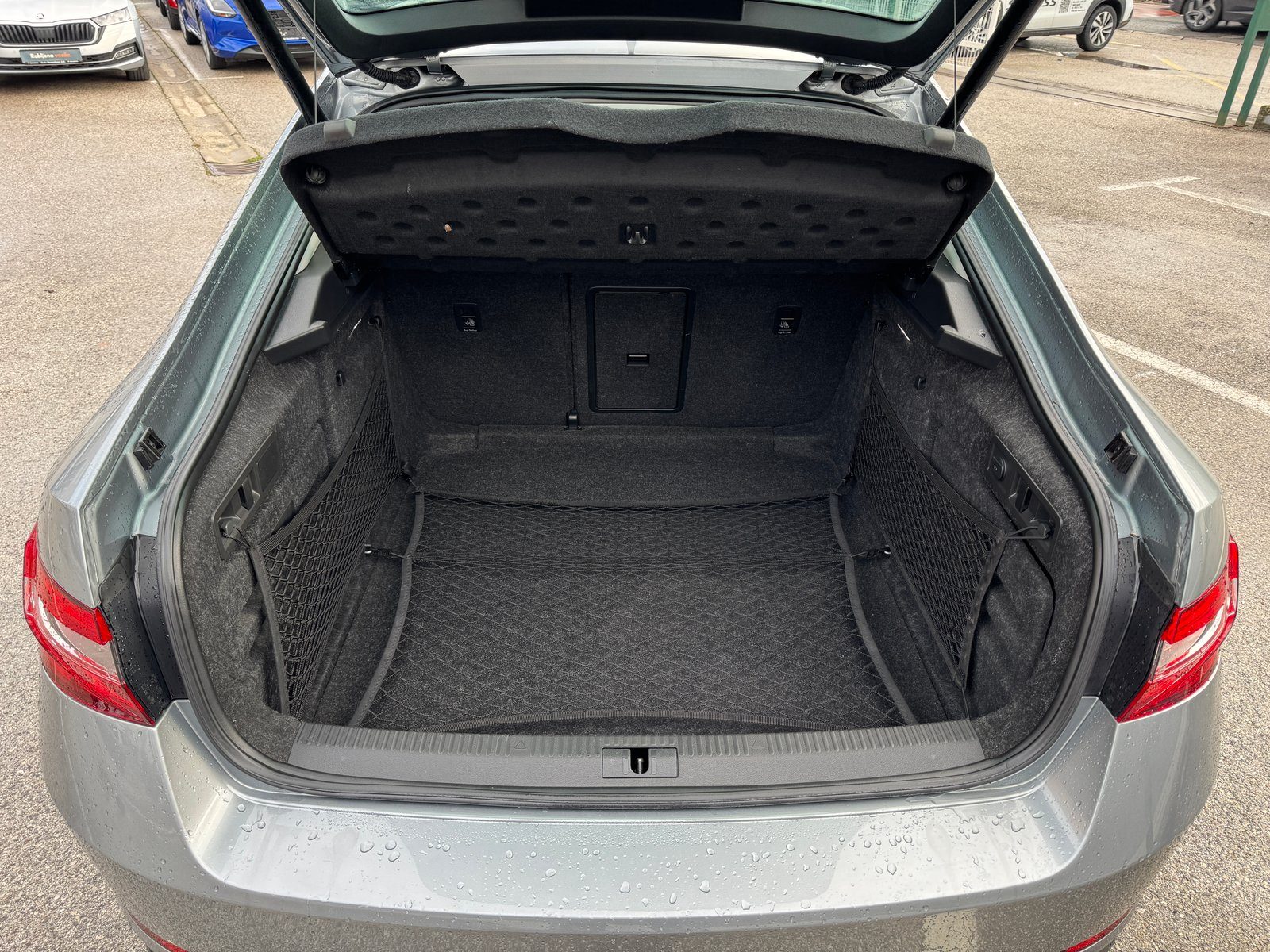 2020 Škoda Superb — fotografija 16