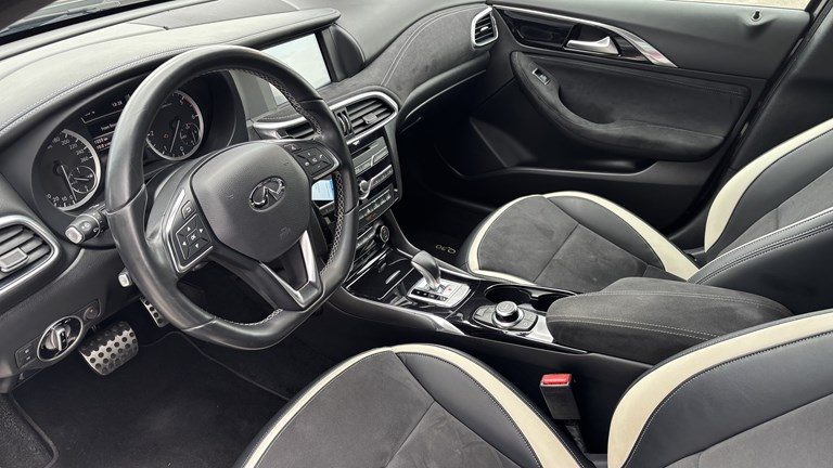 2017 Infiniti Q30 — fotografija 5