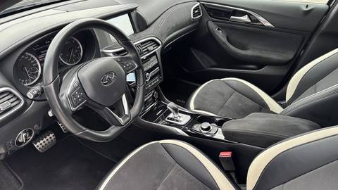2017 Infiniti Q30 — sličica 5