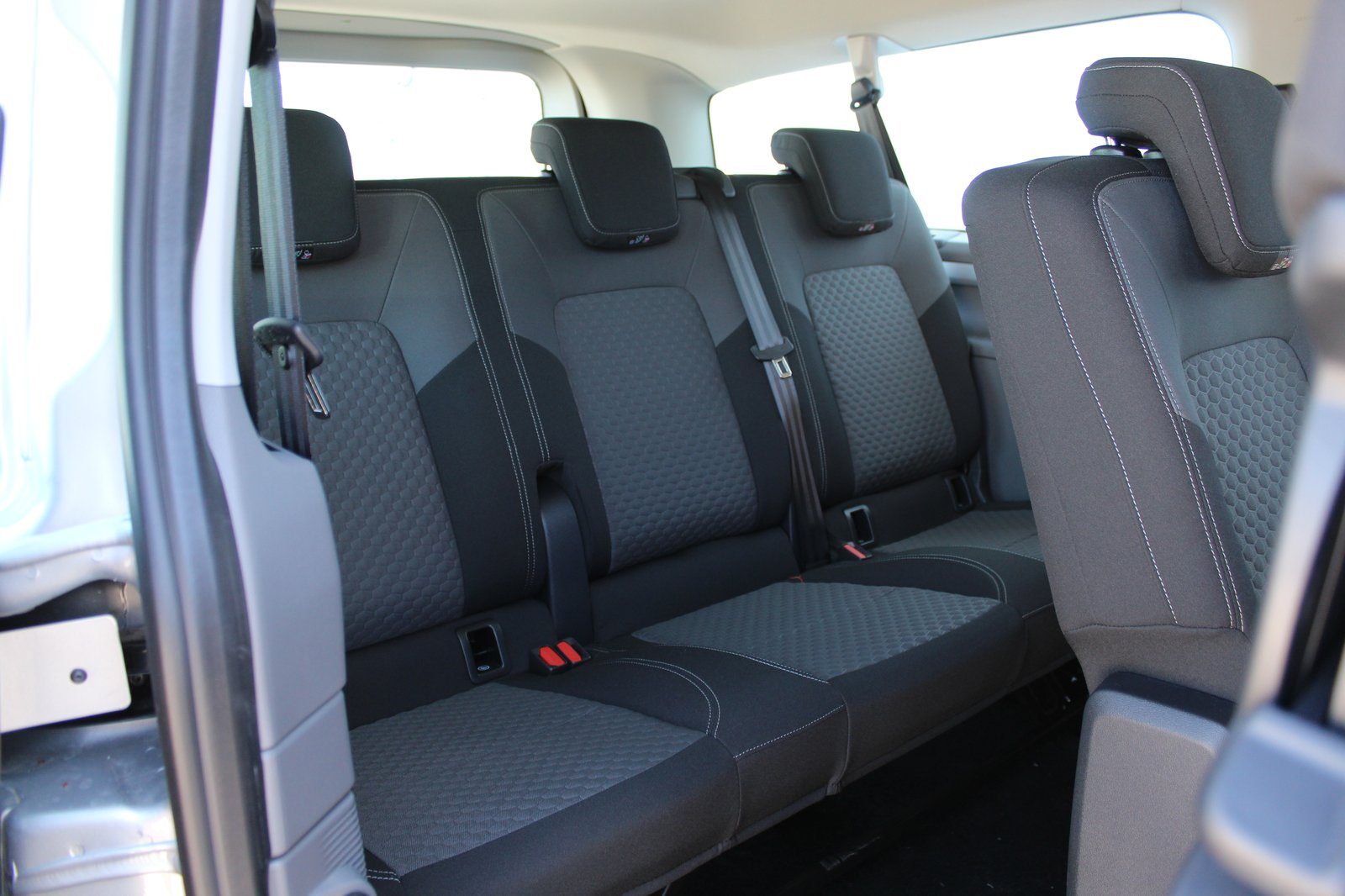 2026 Volkswagen Caravelle — fotografija 13
