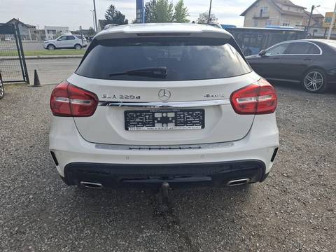 2015 Mercedes-Benz GLA — sličica 5