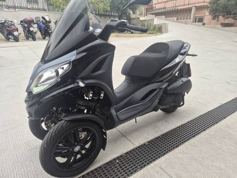 2023 Piaggio MP3 300 — sličica 13