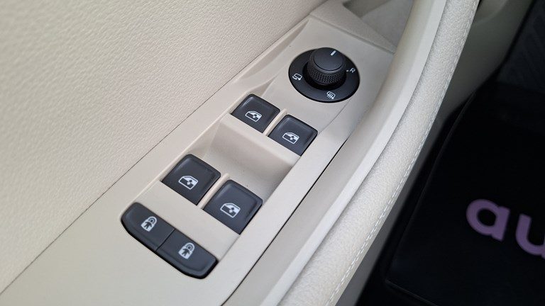 2021 Škoda Superb — fotografija 21