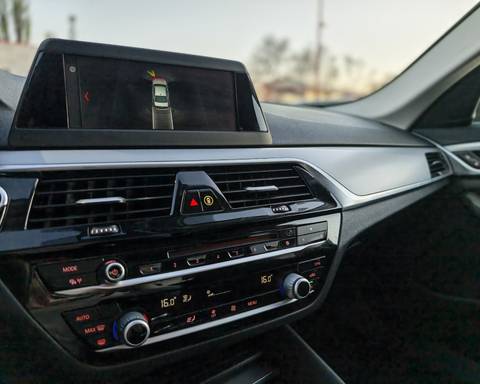 2017 BMW Serija 5 — sličica 15