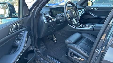 2025 BMW X5 — sličica 12