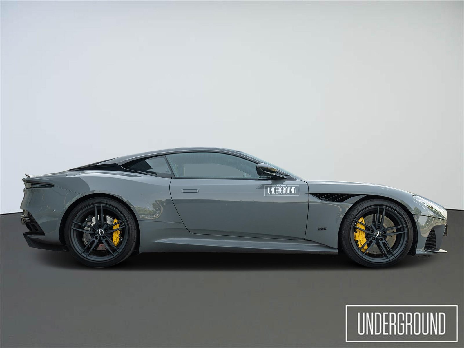 2022 Aston Martin DBS — fotografija 4