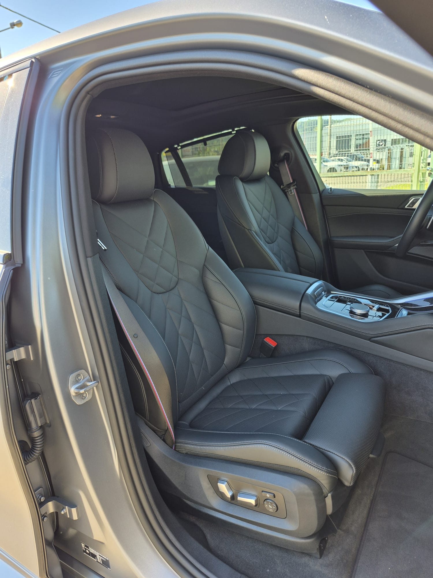 2025 BMW X6 — fotografija 24