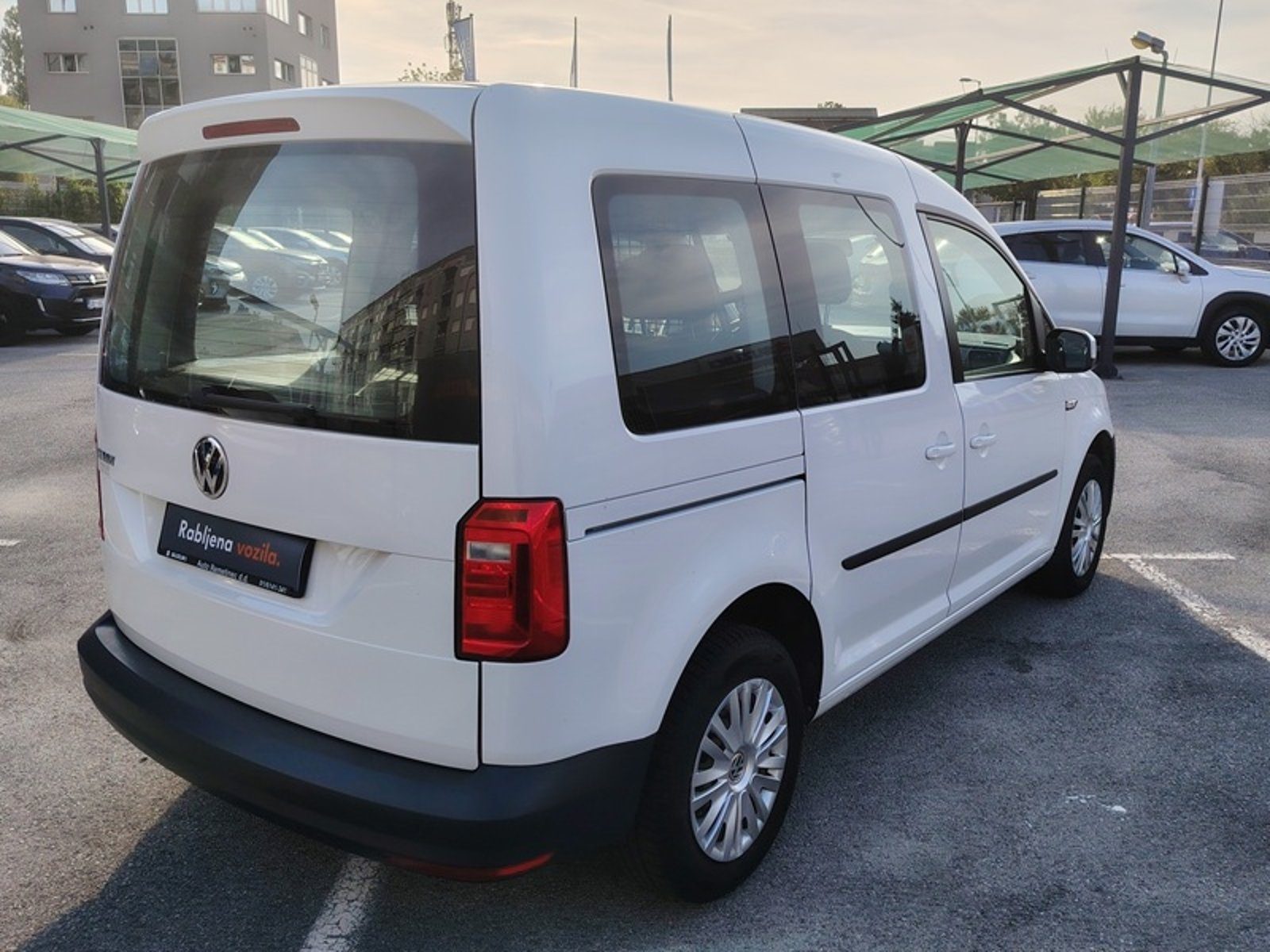 2020 Volkswagen Caddy — fotografija 3