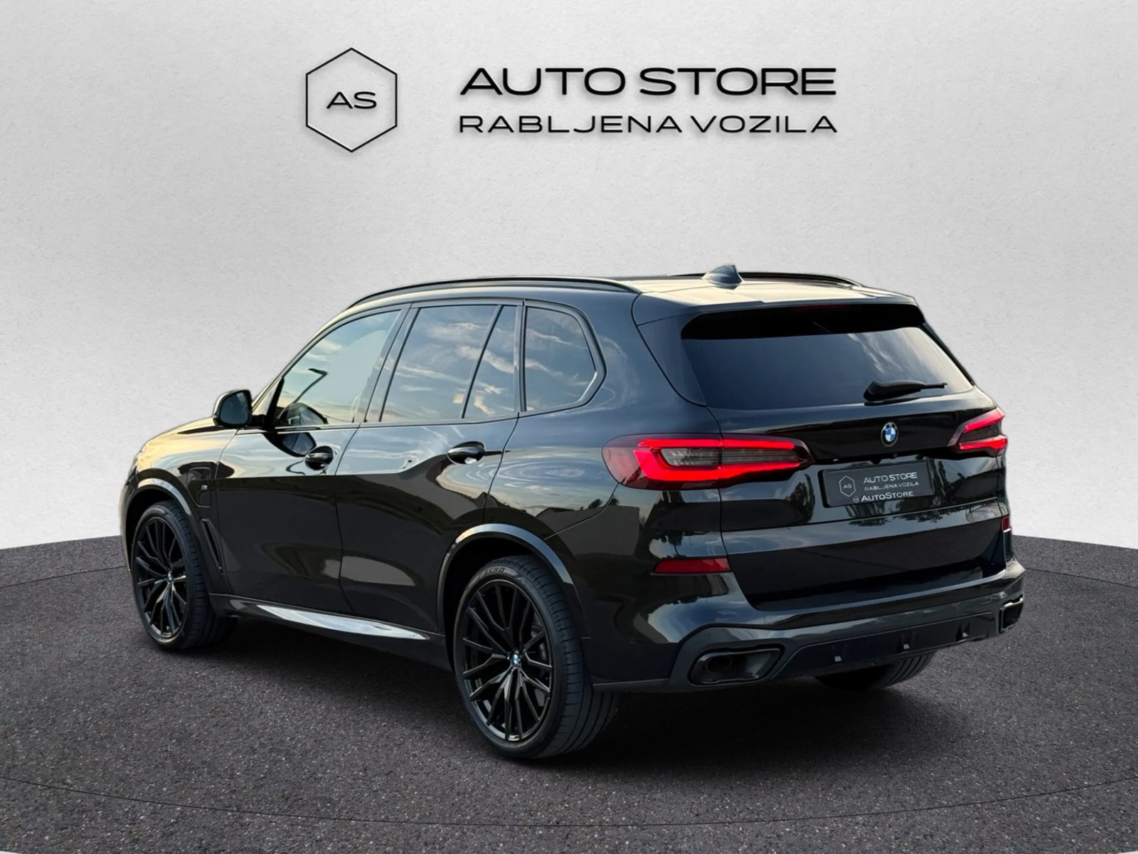 2021 BMW X5 M Sport — fotografija 5