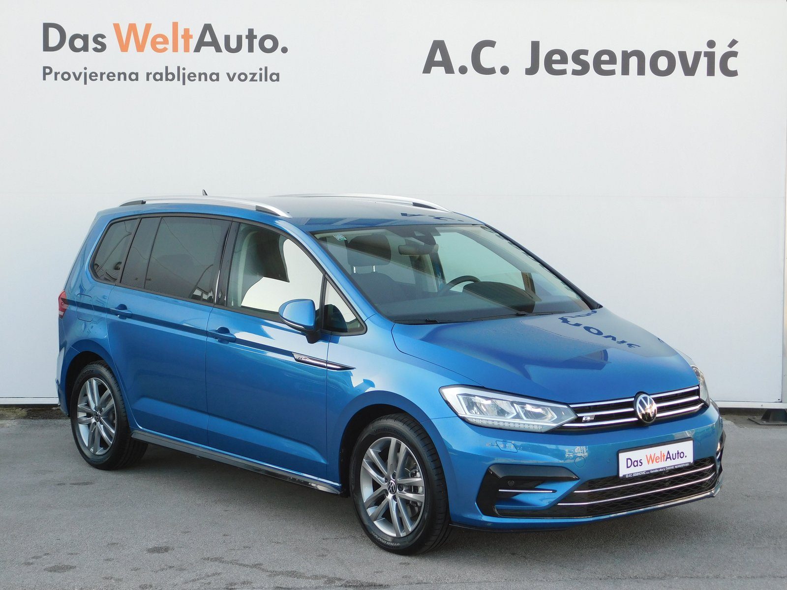 2023 Volkswagen Touran R-Line — fotografija 3
