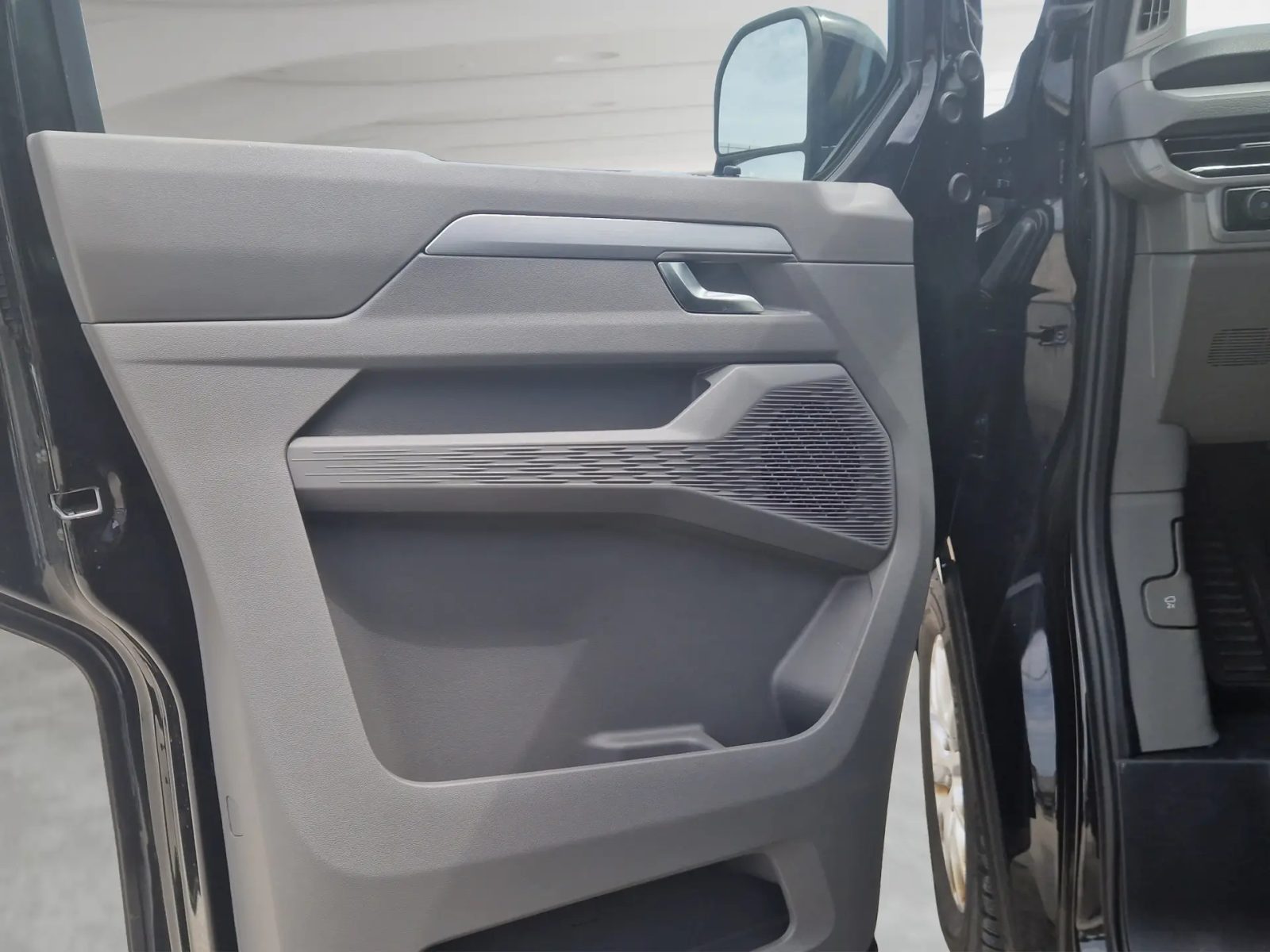 2025 Volkswagen Caravelle — fotografija 13