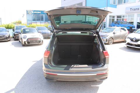 2021 Volkswagen Tiguan — sličica 9