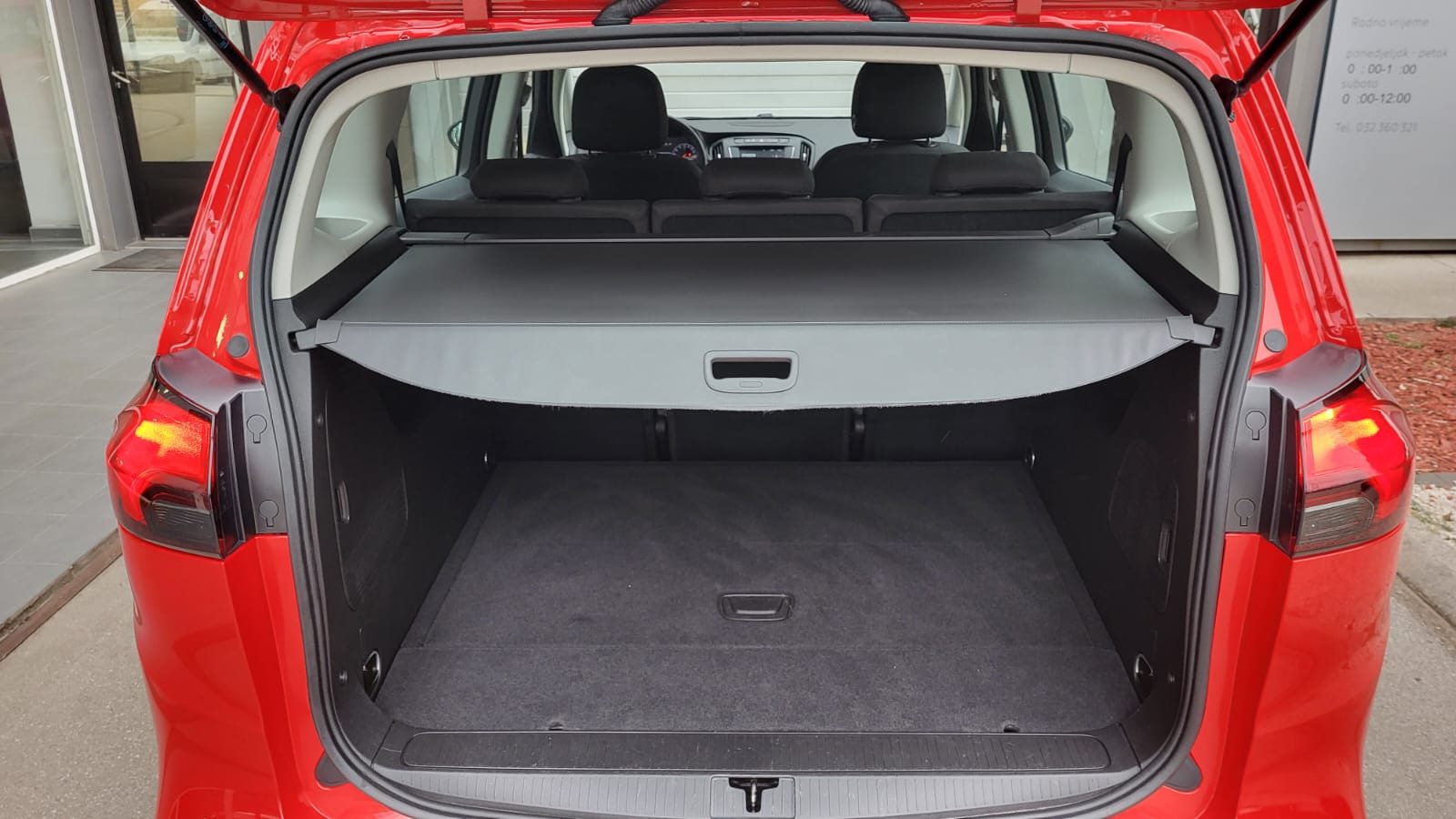 2018 Opel Zafira — fotografija 24