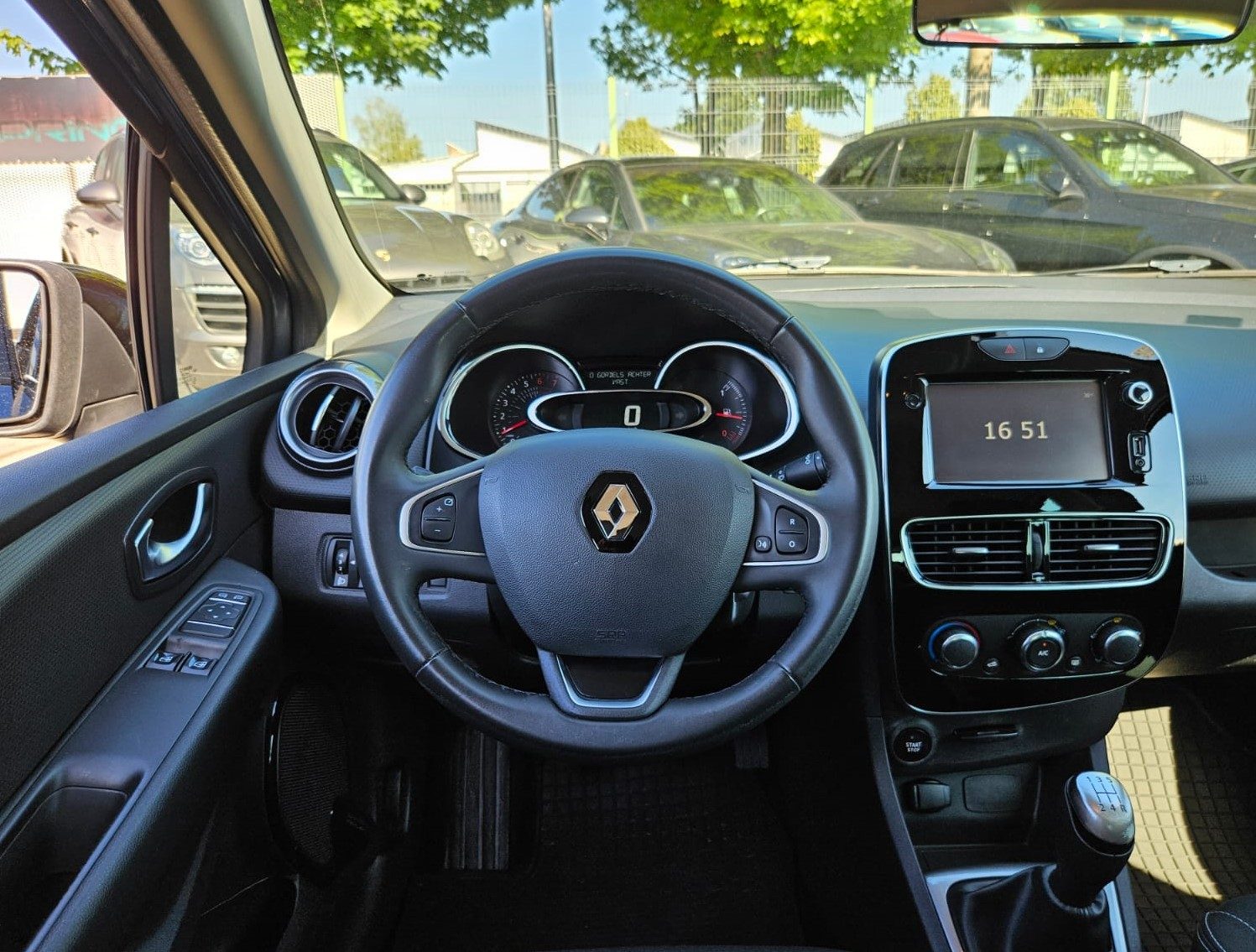 2017 Renault Clio — fotografija 10