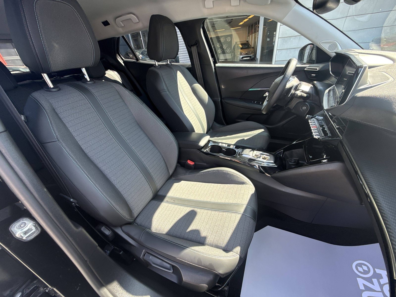 2022 Peugeot 2008 — fotografija 22