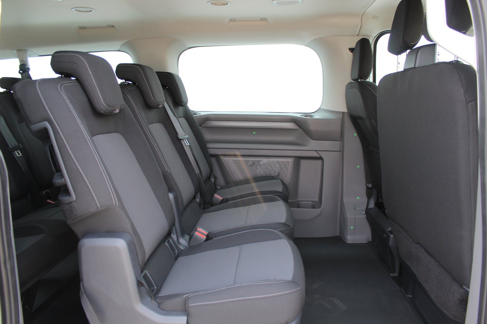2026 Volkswagen Caravelle — fotografija 11