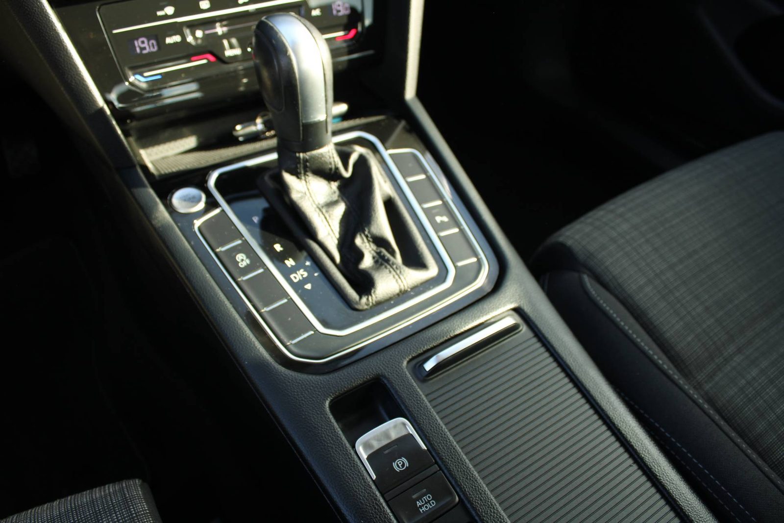 2022 Volkswagen Passat — fotografija 17