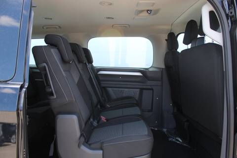 2026 Volkswagen Caravelle — sličica 12
