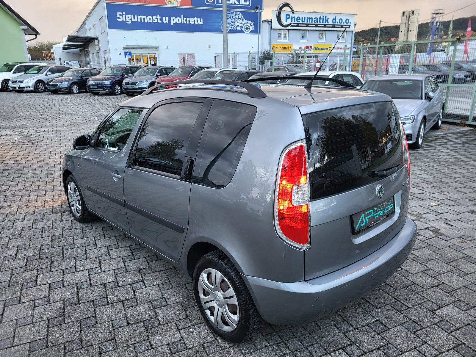 2010 Škoda Roomster — fotografija 4