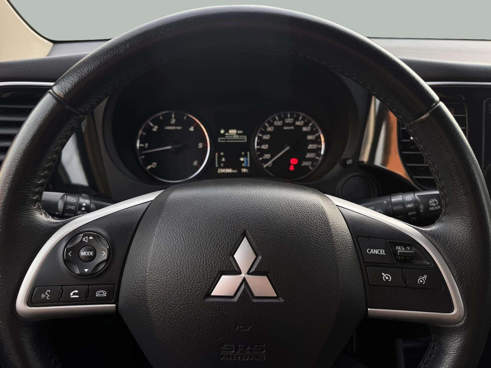 2013 Mitsubishi Outlander — fotografija 7