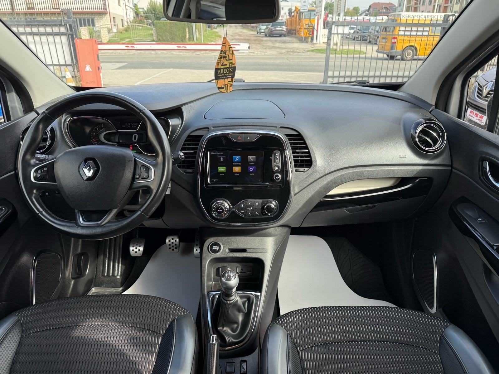 2017 Renault Captur — fotografija 12