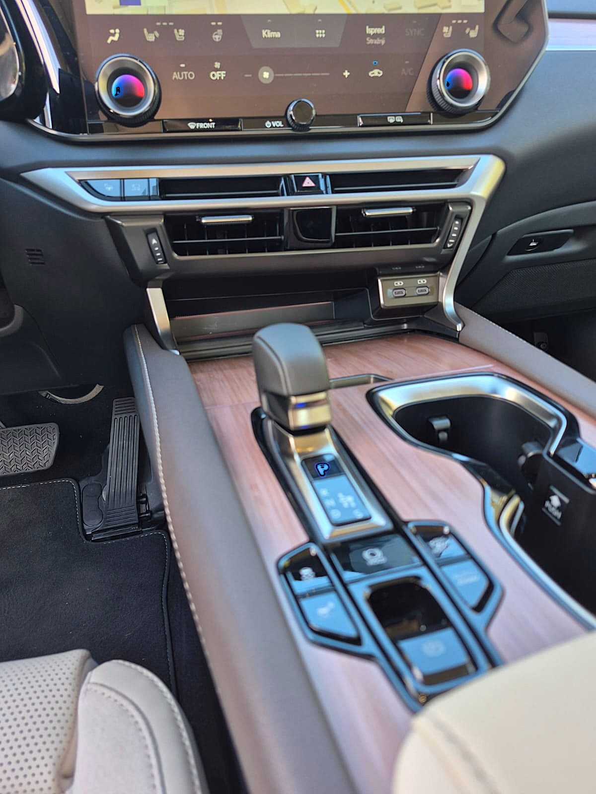 2025 Lexus RX 450h — fotografija 29