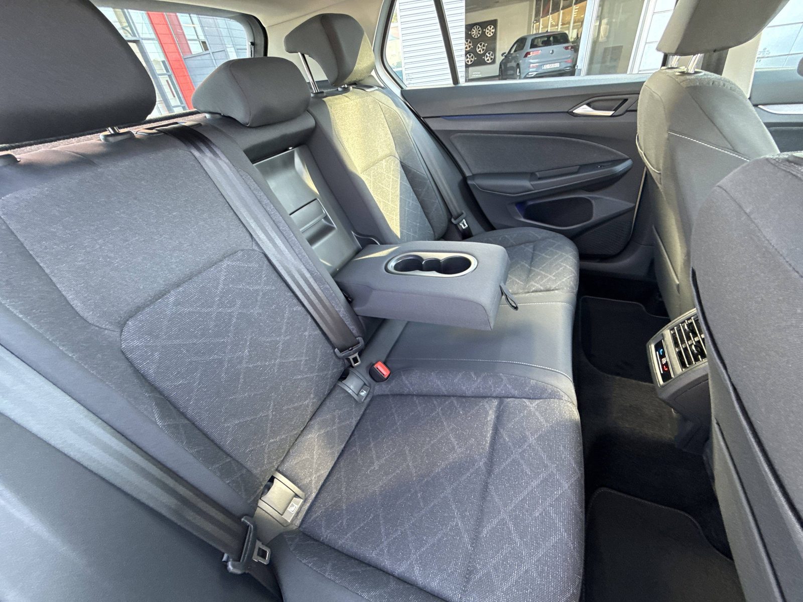2024 Volkswagen Golf — fotografija 20