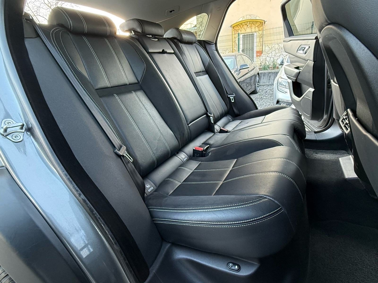 2018 Land Rover Velar — fotografija 25