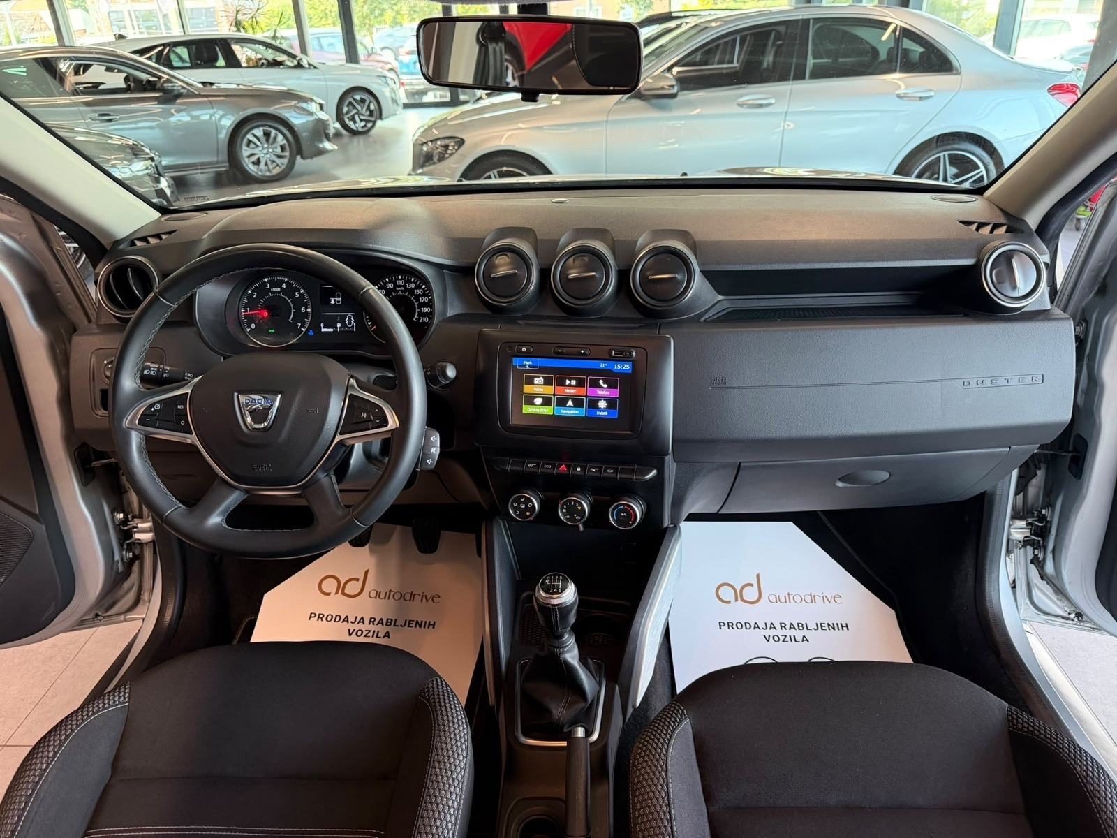 2020 Dacia Duster — fotografija 15
