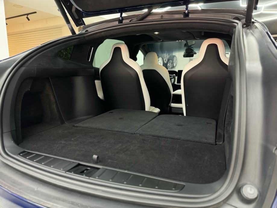2022 Tesla Model X — fotografija 16